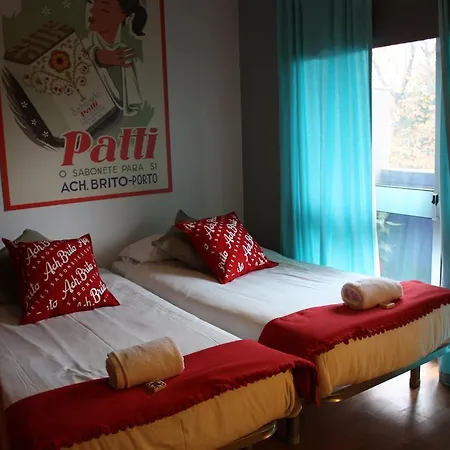 Oporto Excentric Surf / Design Hostel Hostel