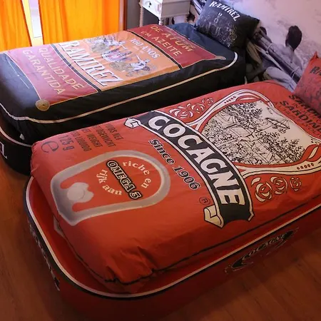 Oporto Excentric Surf / Design Hostel