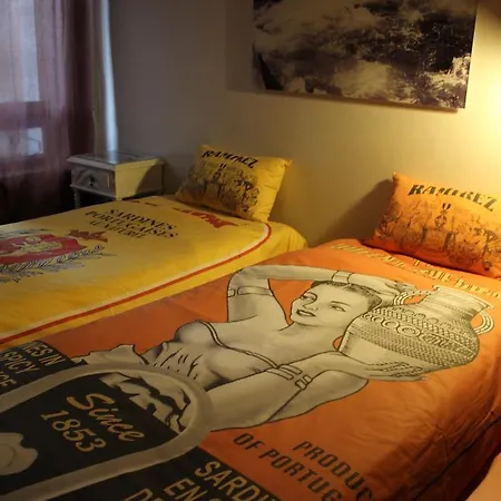 Oporto Excentric Surf / Design Hostel Hostel