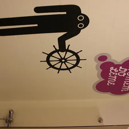 Oporto Excentric Surf / Design Hostel Hostel *