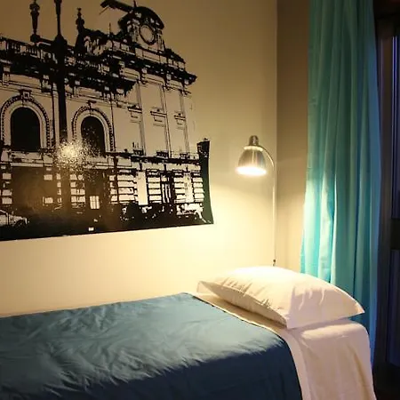 Oporto Excentric Surf / Design Hostel * Porto